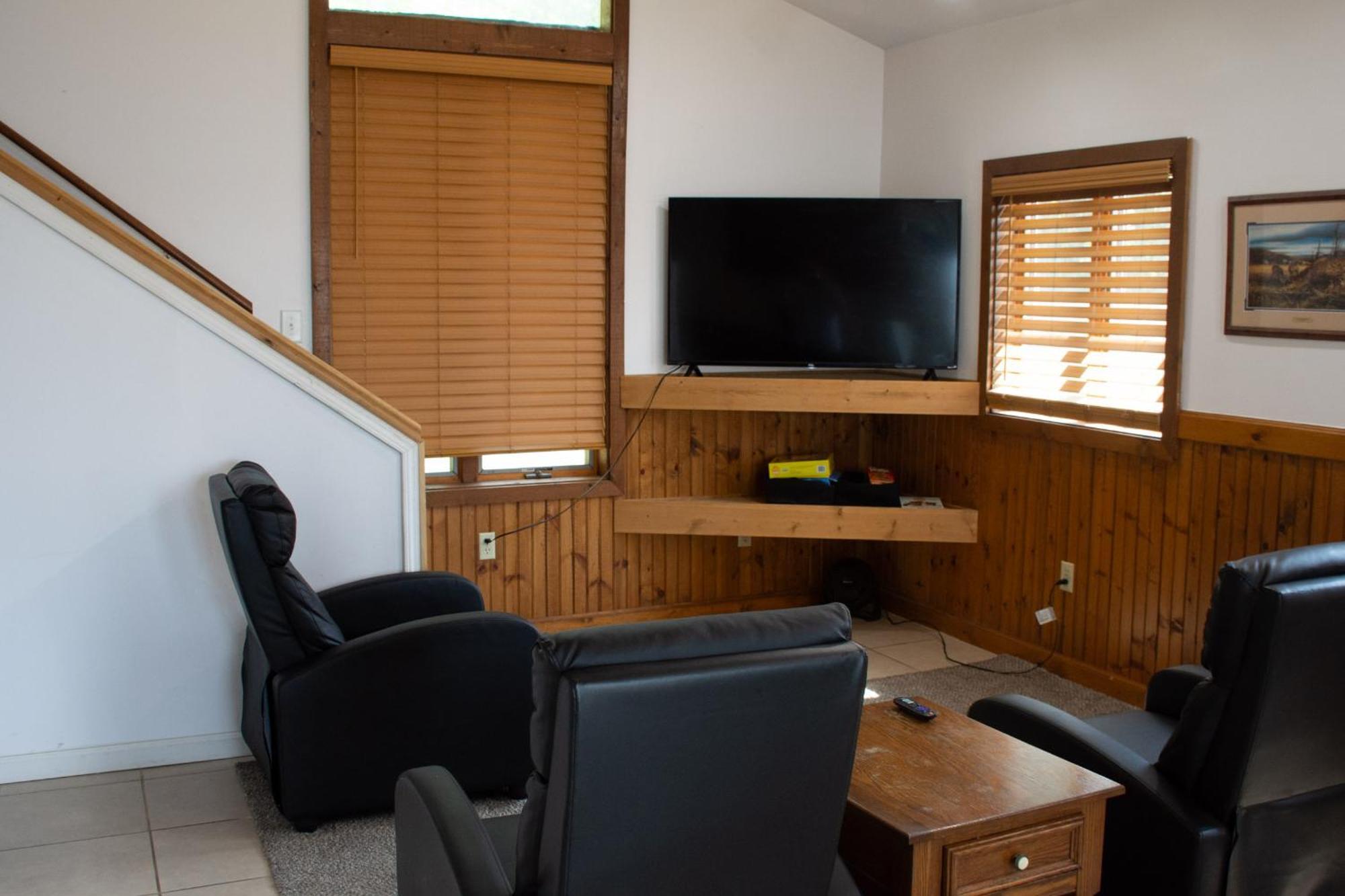 Cozy Home Lake Huron With Loft 2 Bedroom 1 Bathroom Au Gres Habitación foto