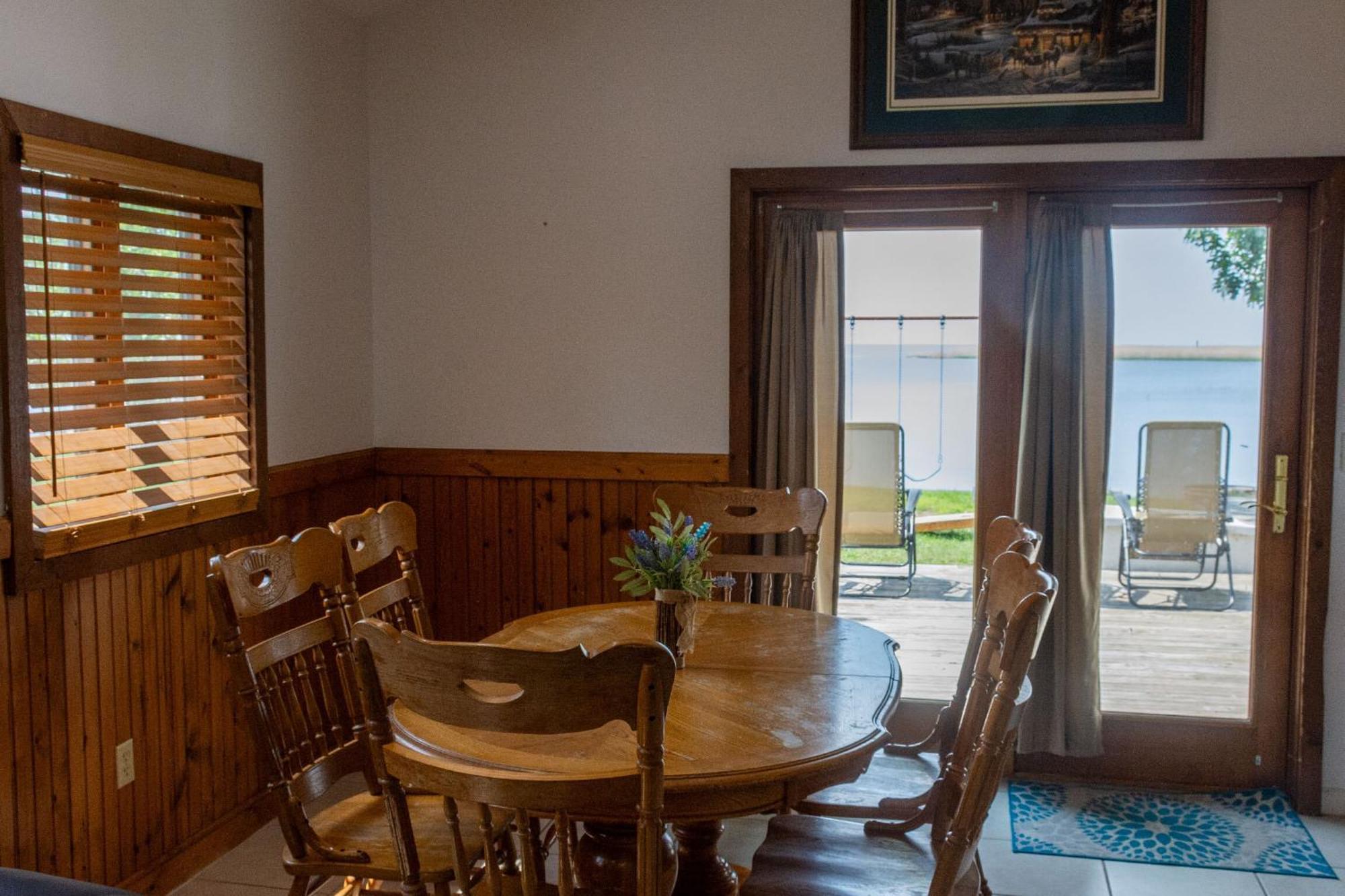 Cozy Home Lake Huron With Loft 2 Bedroom 1 Bathroom Au Gres Habitación foto